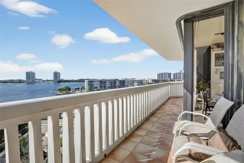 1000 Island Boulevard Aventura FL 33160