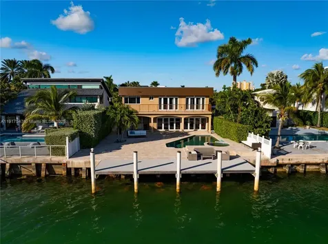 1500 S Treasure Drive North Bay Village FL 33141