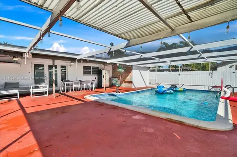 10100 Nicaragua Drive Cutler Bay FL 33189