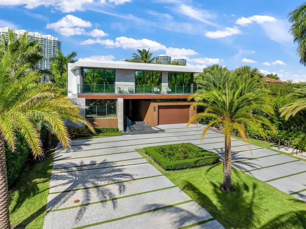342 S Parkway Golden Beach FL 33160