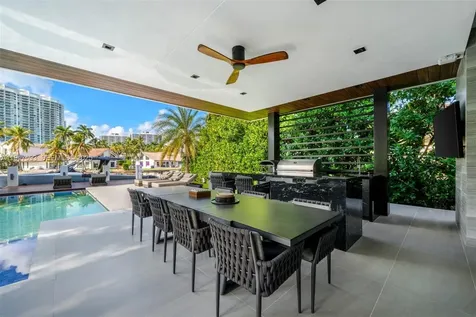 342 S Parkway Golden Beach FL 33160