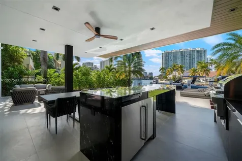 342 S Parkway Golden Beach FL 33160