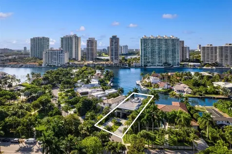 342 S Parkway Golden Beach FL 33160