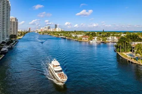 342 S Parkway Golden Beach FL 33160