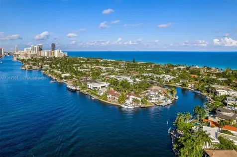342 S Parkway Golden Beach FL 33160