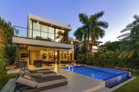 342 S Parkway Golden Beach FL 33160