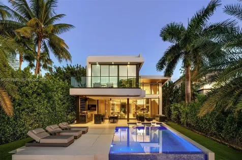 342 S Parkway Golden Beach FL 33160
