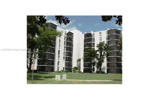 3475 N Country Club Drive Aventura FL 33180