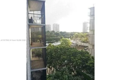 3475 N Country Club Drive Aventura FL 33180