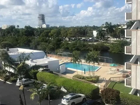 3475 N Country Club Drive Aventura FL 33180