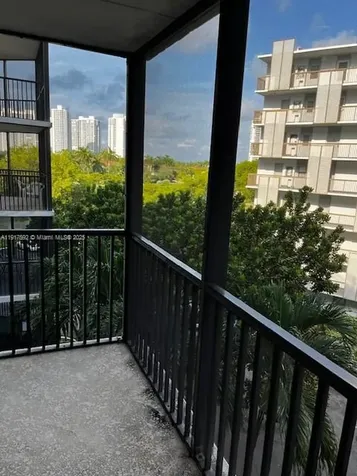 3475 N Country Club Drive Aventura FL 33180