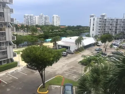 3475 N Country Club Drive Aventura FL 33180