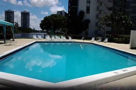 3475 N Country Club Drive Aventura FL 33180