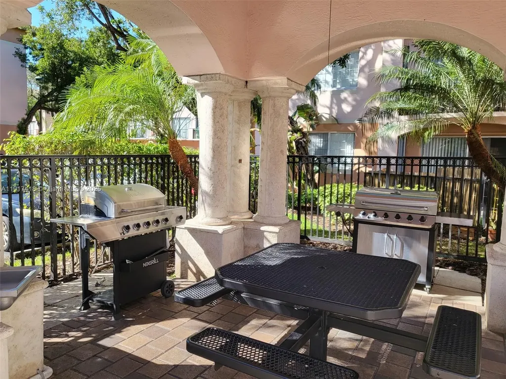 2015 SE 10th Avenue Fort Lauderdale FL 33316