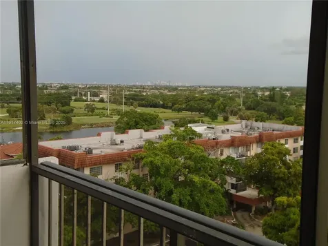 4174 Inverrary Drive Lauderhill FL 33319