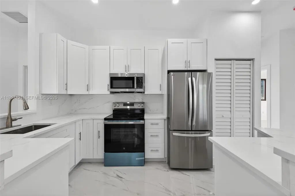 2250 NW 7th Court Fort Lauderdale FL 33311