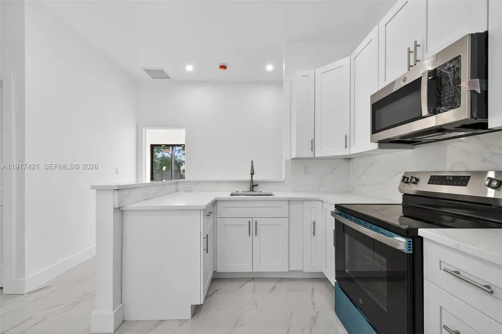 2250 NW 7th Court Fort Lauderdale FL 33311