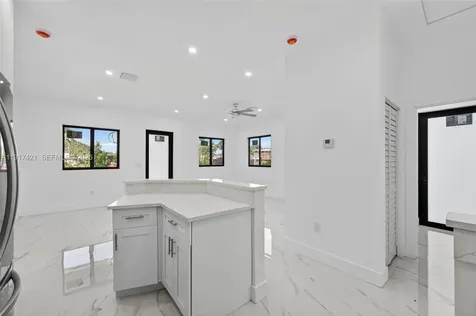 2250 NW 7th Court Fort Lauderdale FL 33311