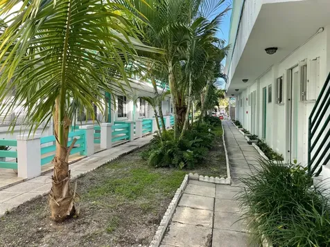 6490 Collins Avenue Miami Beach FL 33141