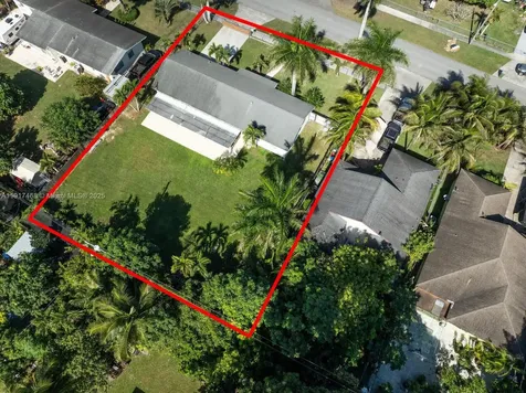 524 NW 14th Street Homestead FL 33030