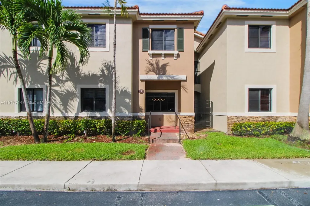 22511 SW 88th Place Cutler Bay FL 33190