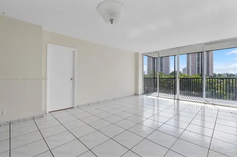 3101 N Country Club Drive Aventura FL 33180