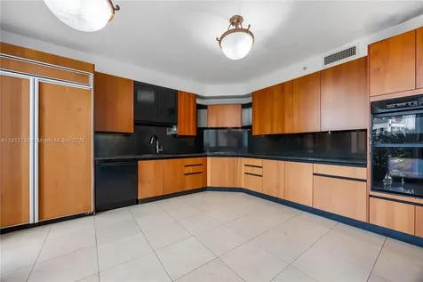 17555 Collins Avenue Sunny Isles Beach FL 33160