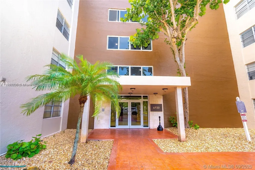 6930 Miami Gardens Drive Hialeah FL 33015