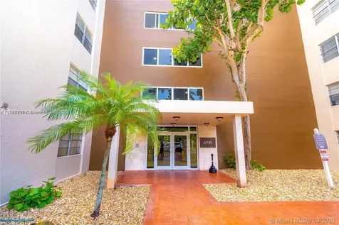6930 Miami Gardens Drive Hialeah FL 33015