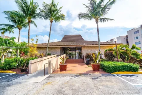 6930 Miami Gardens Drive Hialeah FL 33015