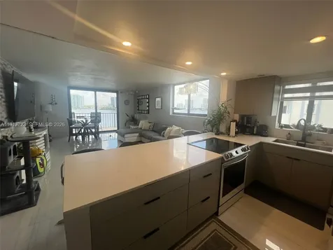 17878 N Bay Road Sunny Isles Beach FL 33160