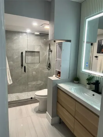17878 N Bay Road Sunny Isles Beach FL 33160