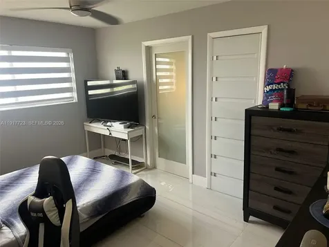 17878 N Bay Road Sunny Isles Beach FL 33160