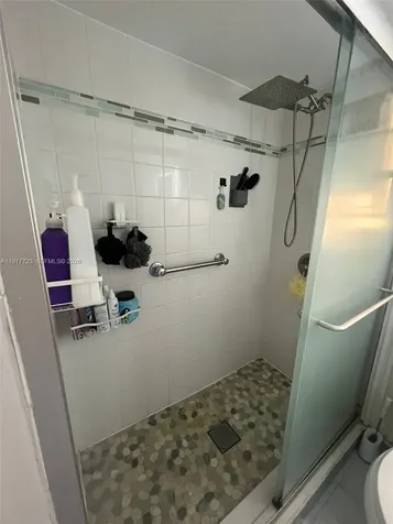 17878 N Bay Road Sunny Isles Beach FL 33160