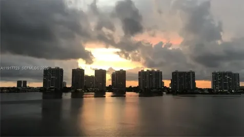 17878 N Bay Road Sunny Isles Beach FL 33160