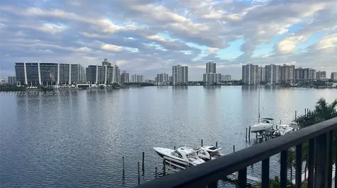 17878 N Bay Road Sunny Isles Beach FL 33160