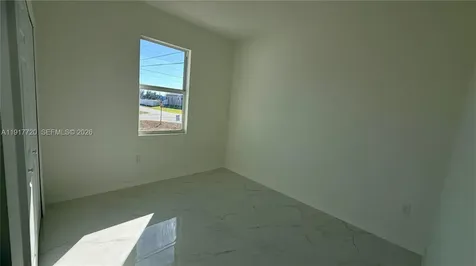 4118 4th Street SW Lehigh Acres FL 33976