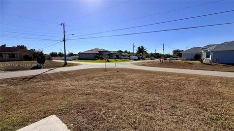 4118 4th Street SW Lehigh Acres FL 33976