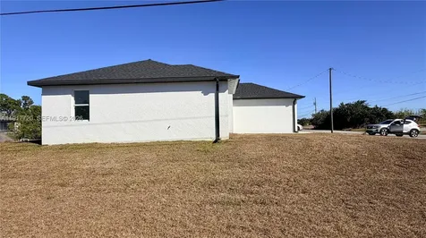 4118 4th Street SW Lehigh Acres FL 33976