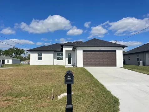 4118 4th Street SW Lehigh Acres FL 33976