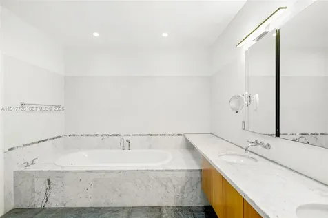 201 Aqua Avenue Miami Beach FL 33141