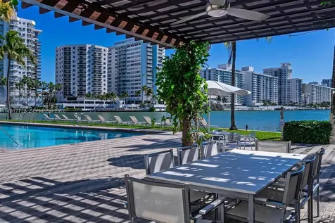 201 Aqua Avenue Miami Beach FL 33141