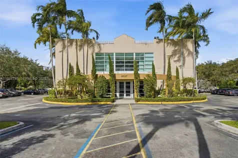 8527 Pines Boulevard Pembroke Pines FL 33024