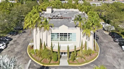 8527 Pines Boulevard Pembroke Pines FL 33024