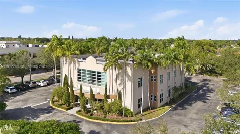 8527 Pines Boulevard Pembroke Pines FL 33024