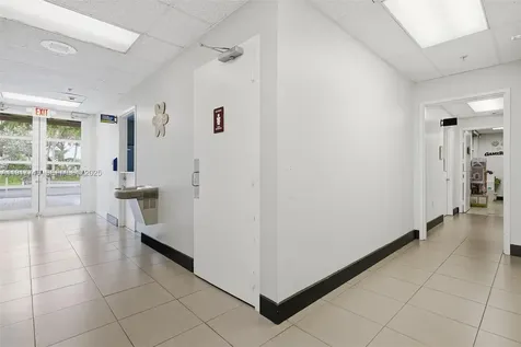 8527 Pines Boulevard Pembroke Pines FL 33024