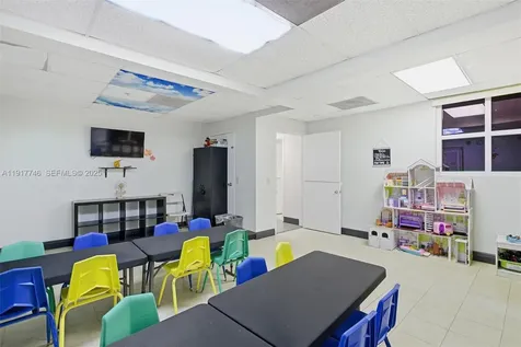 8527 Pines Boulevard Pembroke Pines FL 33024