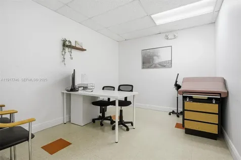 8527 Pines Boulevard Pembroke Pines FL 33024