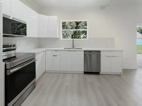 19601 SW 128th Court Miami FL 33177