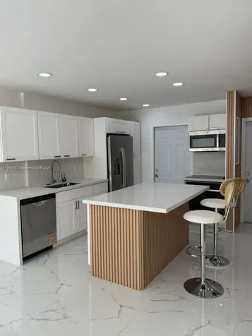 15201 NE 6th Avenue Miami FL 33162